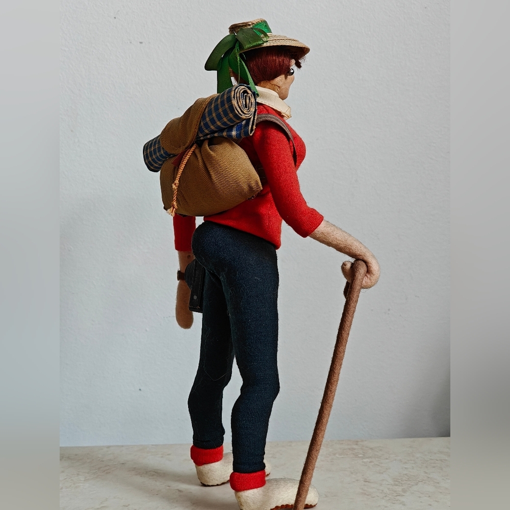 Rare Klumpe Artist Character Doll Lady Hiker Traveller Sightseer 11" Collectible - Picture 10 of 16